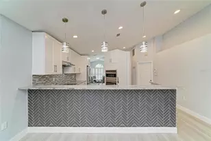 7488 Eleanor Cir, Sarasota, FL 34243 - Photo 29