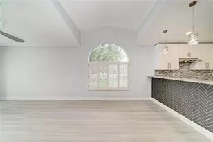 7488 Eleanor Cir, Sarasota, FL 34243 - Photo 7