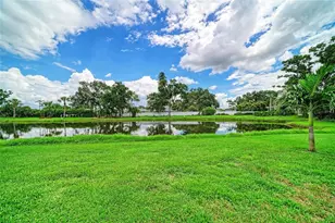 7488 Eleanor Cir, Sarasota, FL 34243 - Photo 15