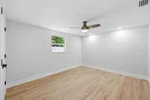 1802 Robinhood St, Sarasota, FL 34231 - Photo 13