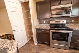 5511 Rosehill Rd, Sarasota, FL 34233 - Photo 7