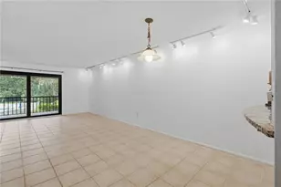 2448 Clubhouse Dr, Sarasota, FL 34232 - Photo 17