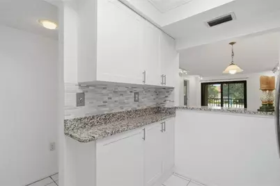 2448 Clubhouse Drive #202, Sarasota, FL 34232 - Photo 9