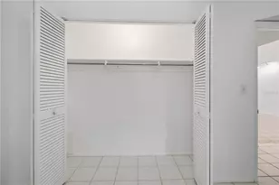2448 Clubhouse Dr, Sarasota, FL 34232 - Photo 19