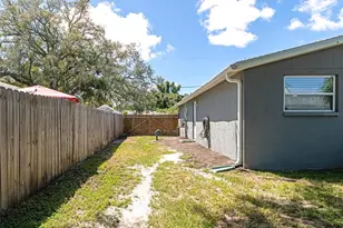 2951 Edgewood Ln, Sarasota, FL 34231 - Photo 21