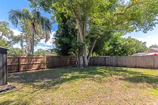 2951 Edgewood Ln, Sarasota, FL 34231 - Photo 27