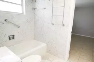 2530 Terry Ln, Sarasota, FL 34231 - Photo 9