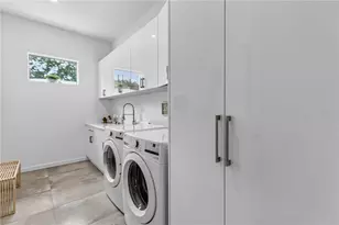 2419 Hillview Street St, Sarasota, FL 34239 - Photo 45
