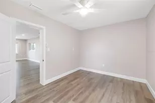 2253 Goldenrod St, Sarasota, FL 34239 - Photo 19