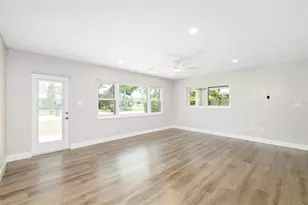 2253 Goldenrod St, Sarasota, FL 34239 - Photo 7