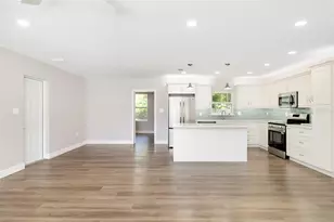 2253 Goldenrod St, Sarasota, FL 34239 - Photo 11