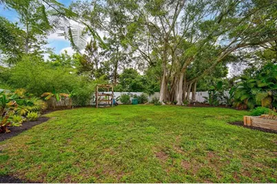 463 Acacia Drive, Sarasota, FL 34234 - Photo 5