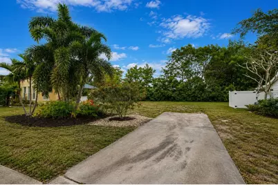463 Acacia Drive, Sarasota, FL 34234 - Photo 3