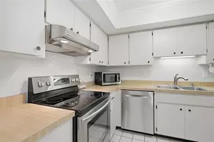 3189 Glen Elyn Blvd, Sarasota, FL 34237 - Photo 7