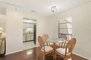 3189 Glen Elyn Blvd, Sarasota, FL 34237 - Photo 5