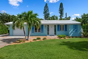 406 Bay Palms Dr, Holmes Beach, FL 34217 - Photo 1