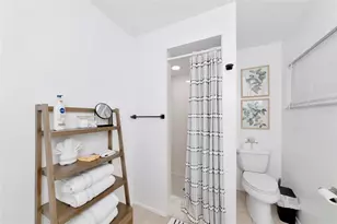 2861 Indianwood Dr, Sarasota, FL 34232 - Photo 15