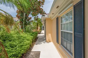 8012 Camminare Dr, Sarasota, FL 34238 - Photo 11