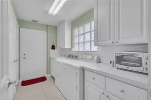 8012 Camminare Dr, Sarasota, FL 34238 - Photo 33