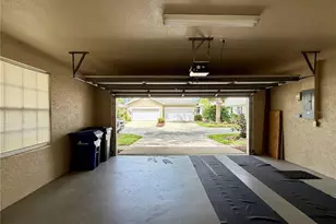 880 Chalmers Dr, Venice, FL 34293 - Photo 29