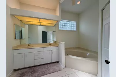 880 Chalmers Drive #880, Venice, FL 34293 - Photo 19