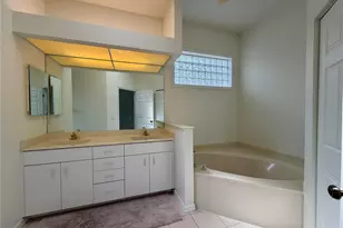 880 Chalmers Dr, Venice, FL 34293 - Photo 19