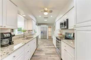 1214 21st St W, Bradenton, FL 34205 - Photo 13