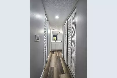 1720 Glenhouse Drive #328, Sarasota, FL 34231 - Photo 11