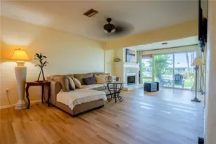 3289 Fairhaven Ln, Sarasota, FL 34239 - Photo 7