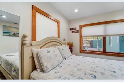 2598 Wood Street, Sarasota, FL 34237 - Photo 9