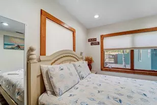 2598 Wood St, Sarasota, FL 34237 - Photo 9