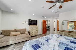 2598 Wood St, Sarasota, FL 34237 - Photo 27