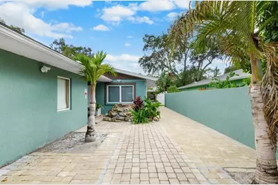 2598 Wood Street, Sarasota, FL 34237 - Photo 3