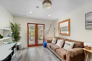 2598 Wood St, Sarasota, FL 34237 - Photo 15
