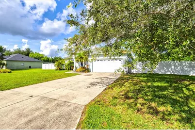 1505 22nd Avenue W, Palmetto, FL 34221 - Photo 3