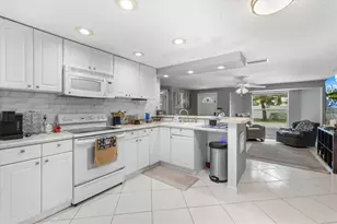 3031 Kirby Ln, Sarasota, FL 34234 - Photo 31