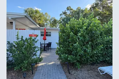 828 S Tuttle Avenue #B, Sarasota, FL 34237 - Photo 13