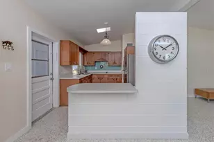 317 Hillview Rd, Venice, FL 34293 - Photo 15