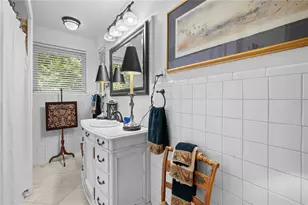 1722 North Dr, Sarasota, FL 34239 - Photo 21