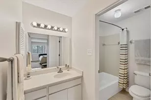 5264 Lake Village Dr, Sarasota, FL 34235 - Photo 15