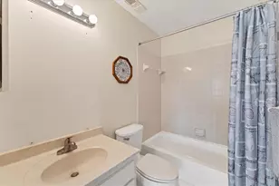 5264 Lake Village Dr, Sarasota, FL 34235 - Photo 19