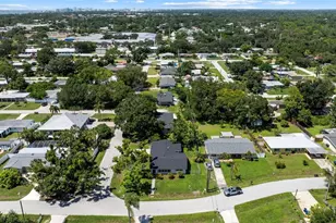 4875 Northwood Ave, Sarasota, FL 34231 - Photo 9