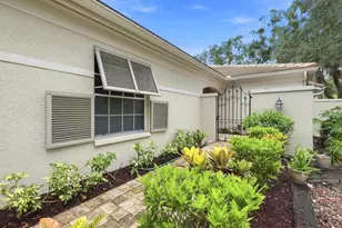4449 Oakley Greene, Sarasota, FL 34235 - Photo 3
