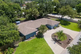 771 Indian Beach Cir, Sarasota, FL 34234 - Photo 7