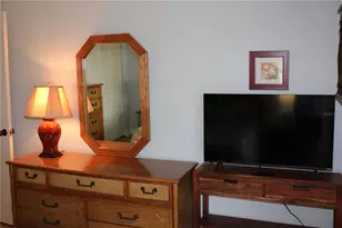 327 108th St W, Bradenton, FL 34209 - Photo 21
