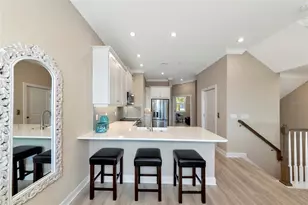 5589 Cannes Cir, Sarasota, FL 34231 - Photo 13