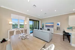 5589 Cannes Cir, Sarasota, FL 34231 - Photo 9