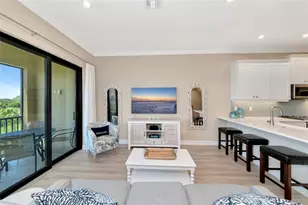 5589 Cannes Cir, Sarasota, FL 34231 - Photo 7