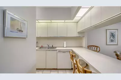 1095 Gulf Of Mexico Drive #104, Longboat Key, FL 34228 - Photo 15