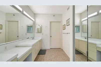 1095 Gulf Of Mexico Drive #104, Longboat Key, FL 34228 - Photo 23